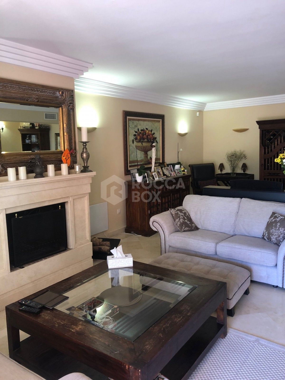 Magnificent,spacious three bedroom apartment for sale in Albatross Hills,Nueva Andalucia.