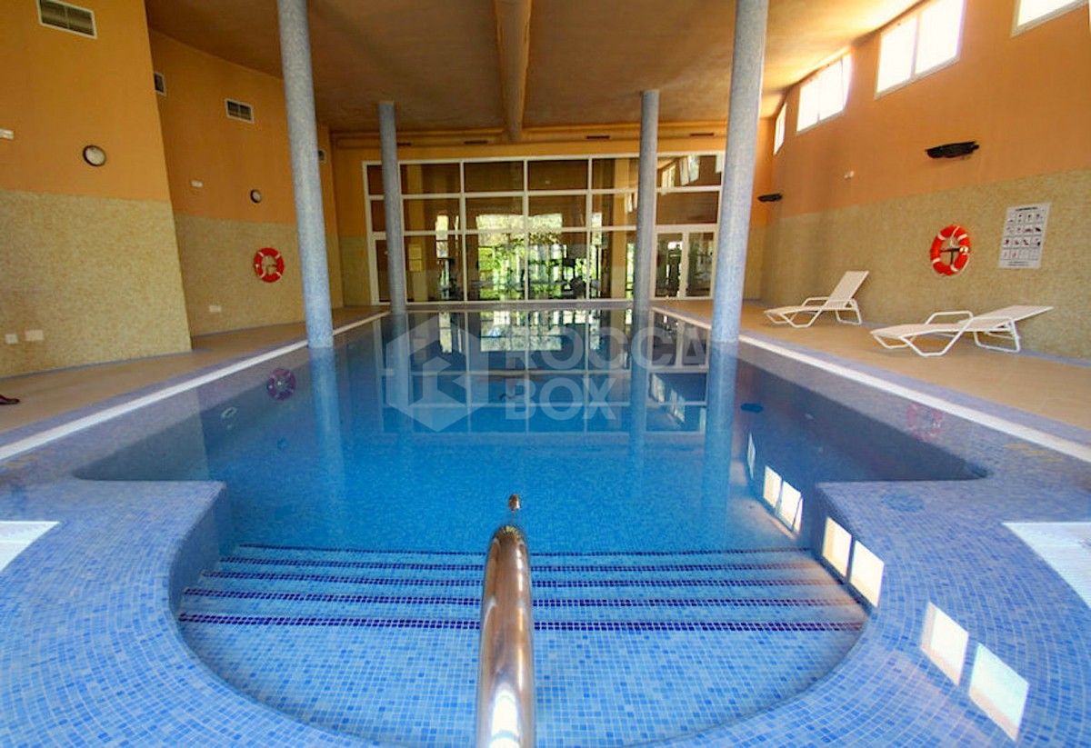 Magnificent,spacious three bedroom apartment for sale in Albatross Hills,Nueva Andalucia.