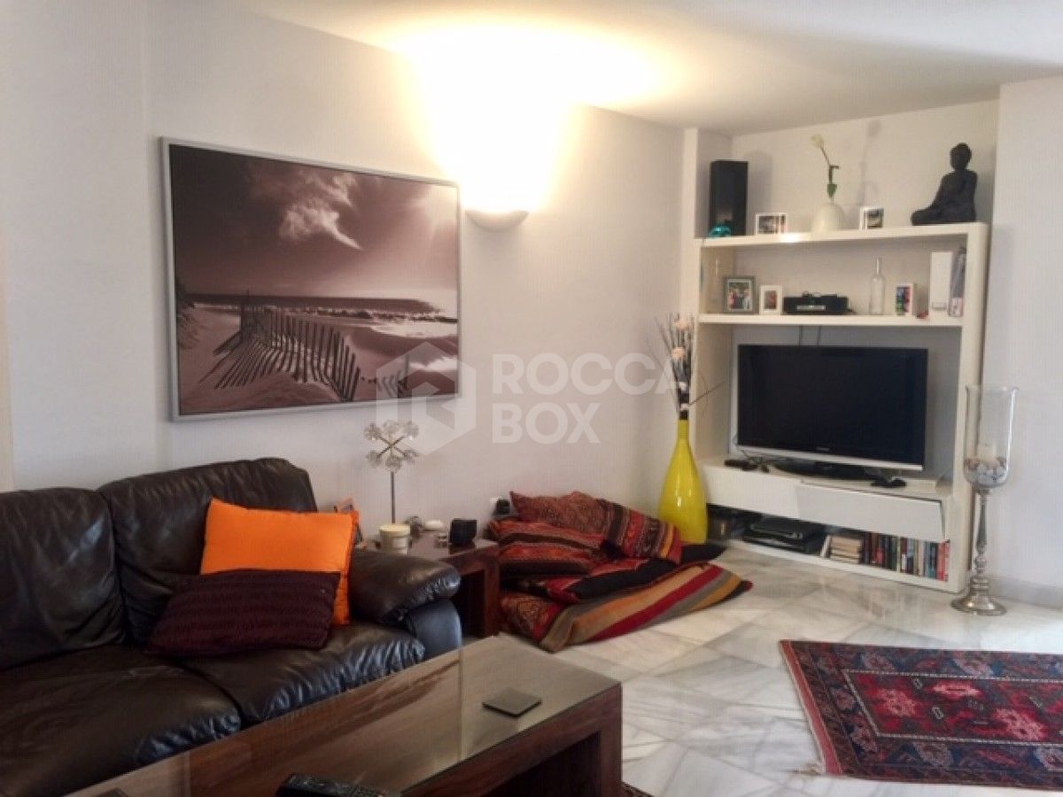 Lovely presented 3 bed townhouse for sale in Los Naranjos de Marbella