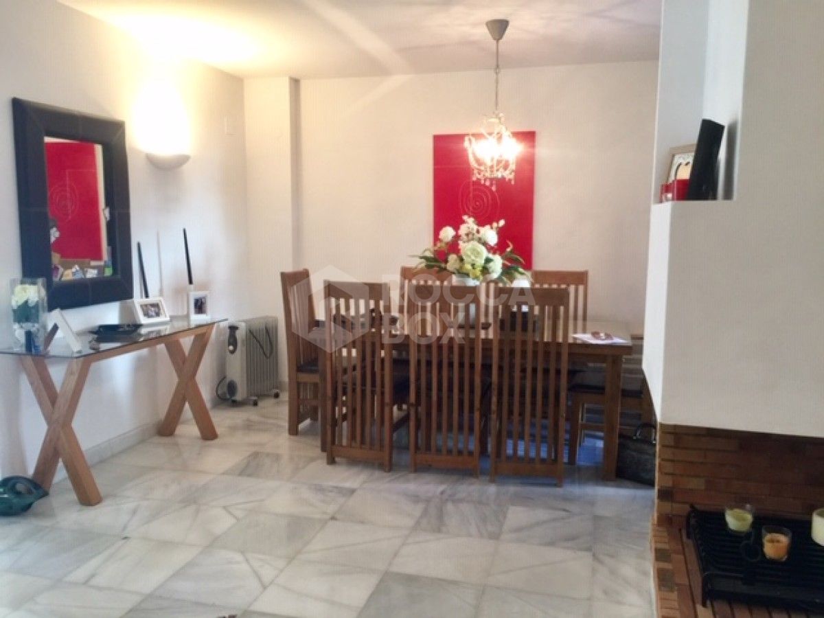 Lovely presented 3 bed townhouse for sale in Los Naranjos de Marbella