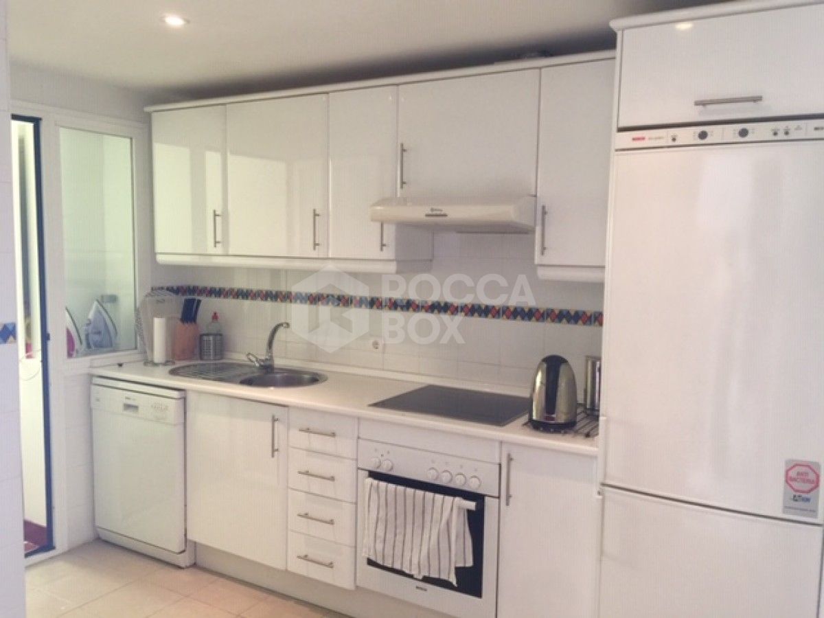 Lovely presented 3 bed townhouse for sale in Los Naranjos de Marbella