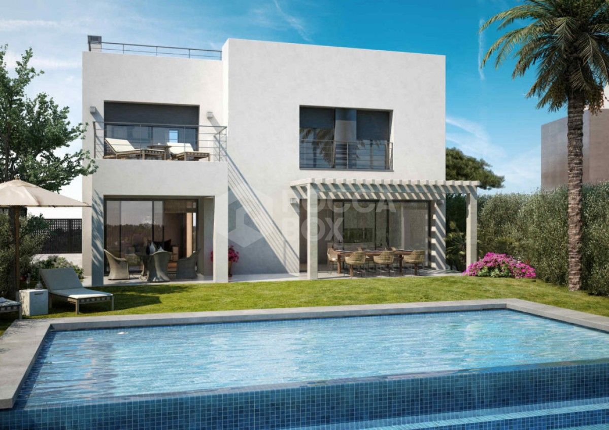 Spacious 4 bedrooms Villas for sale in Estepona