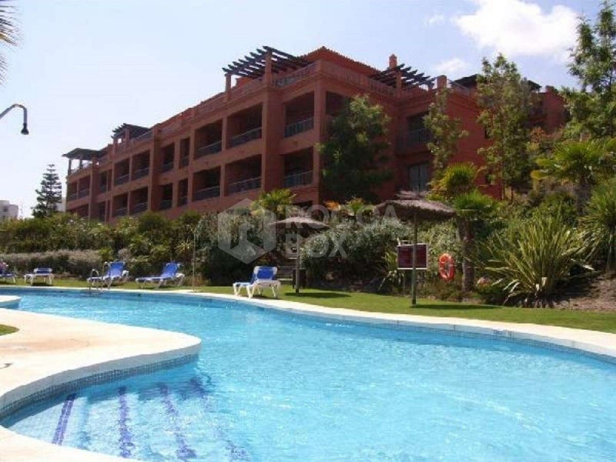 STUNNING GROUND FLOOR apartment for sale in Royal Flamingos Estepona.