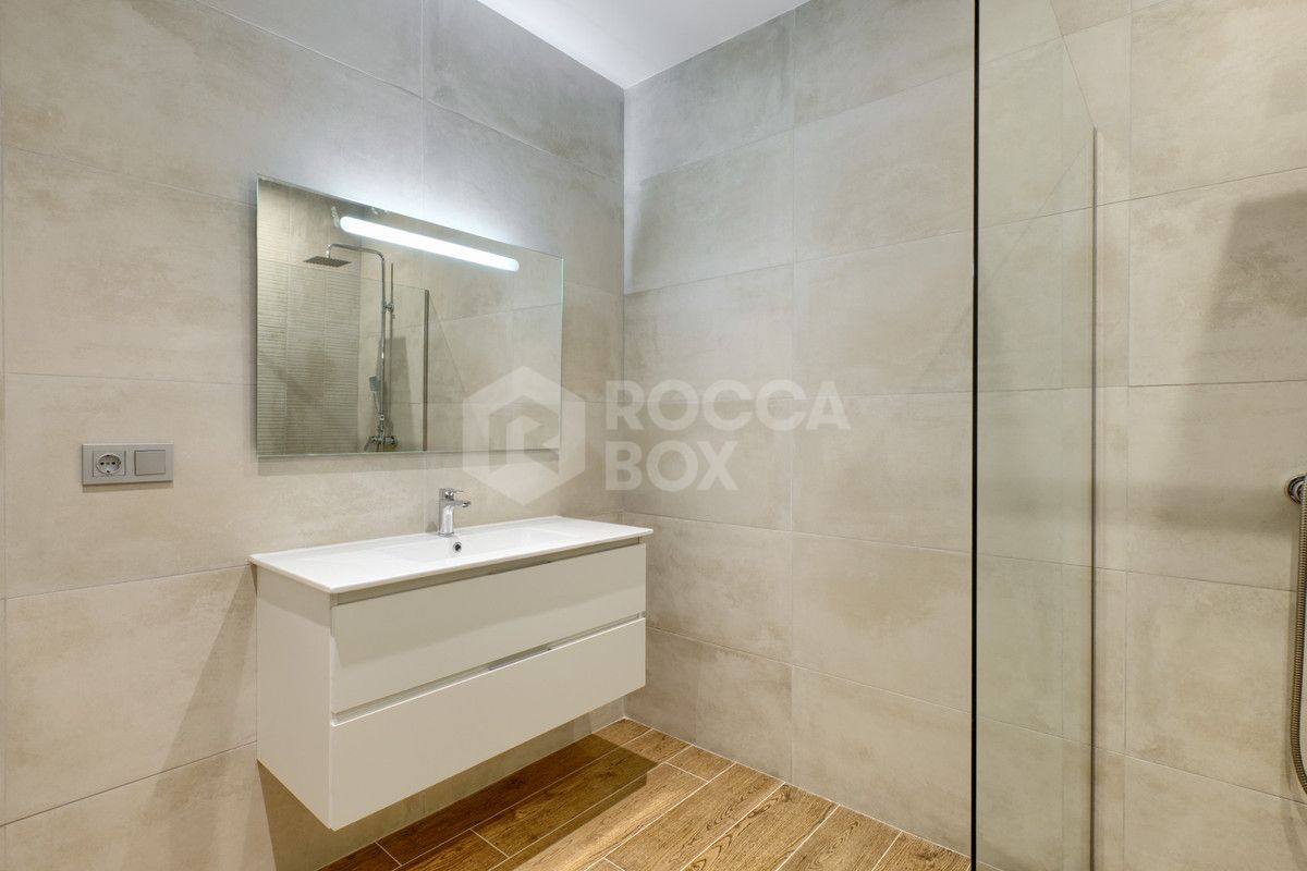 Exquisite Renovated Duplex Penthouse with Breathtaking Views in Estepona