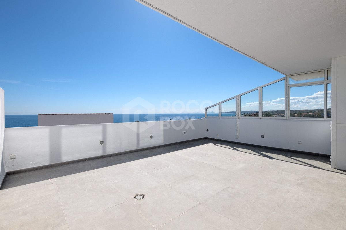 Exquisite Renovated Duplex Penthouse with Breathtaking Views in Estepona