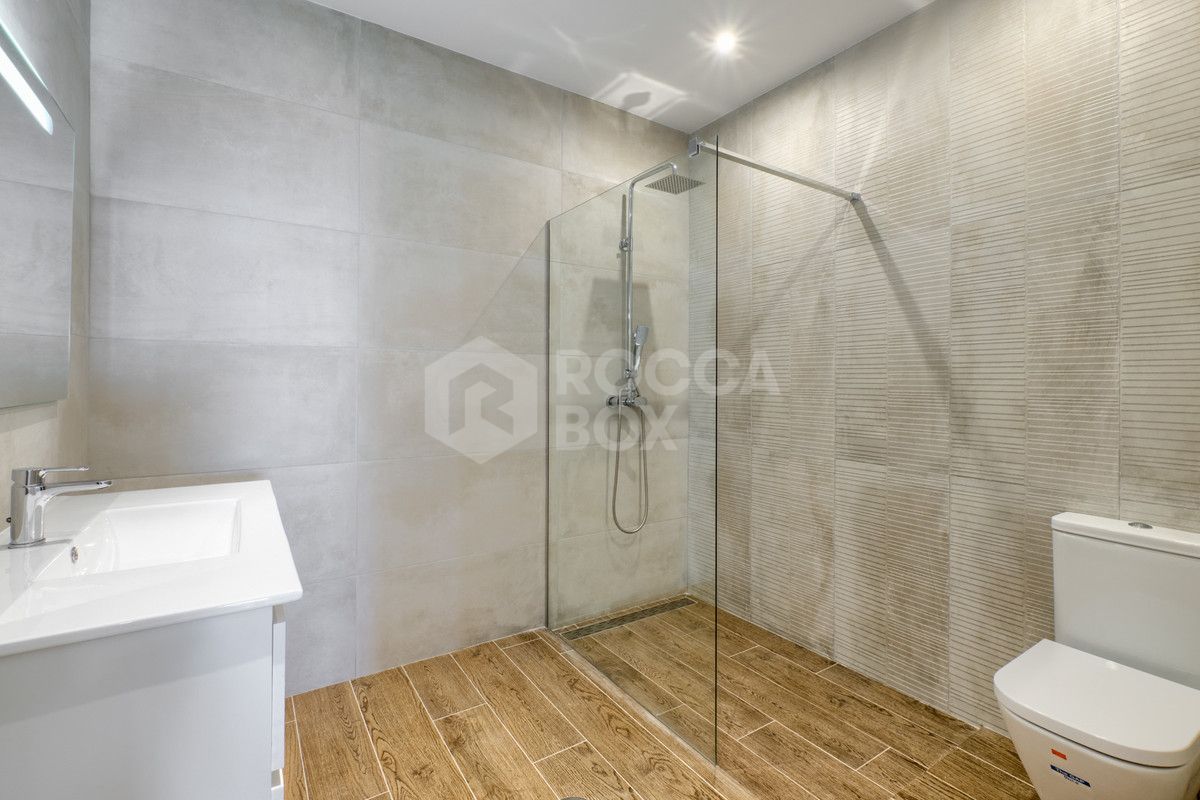 Exquisite Renovated Duplex Penthouse with Breathtaking Views in Estepona
