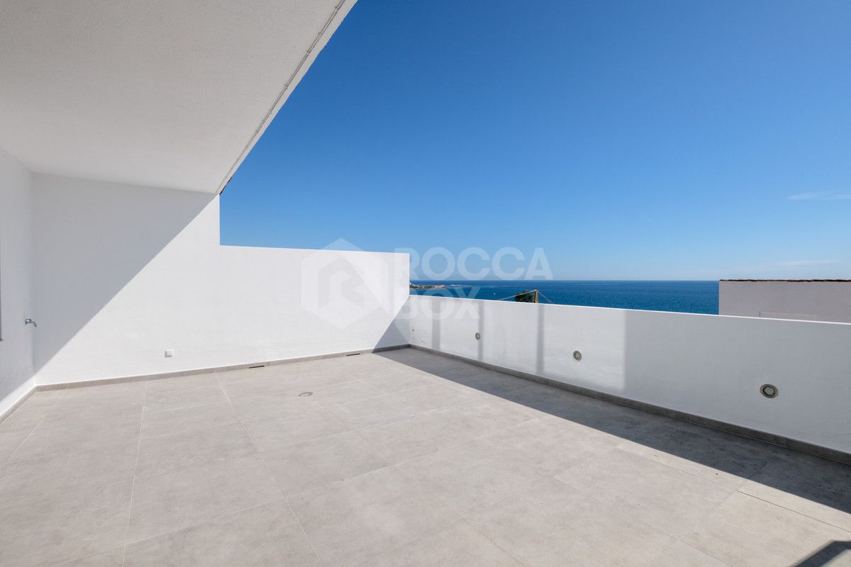 Exquisite Renovated Duplex Penthouse with Breathtaking Views in Estepona