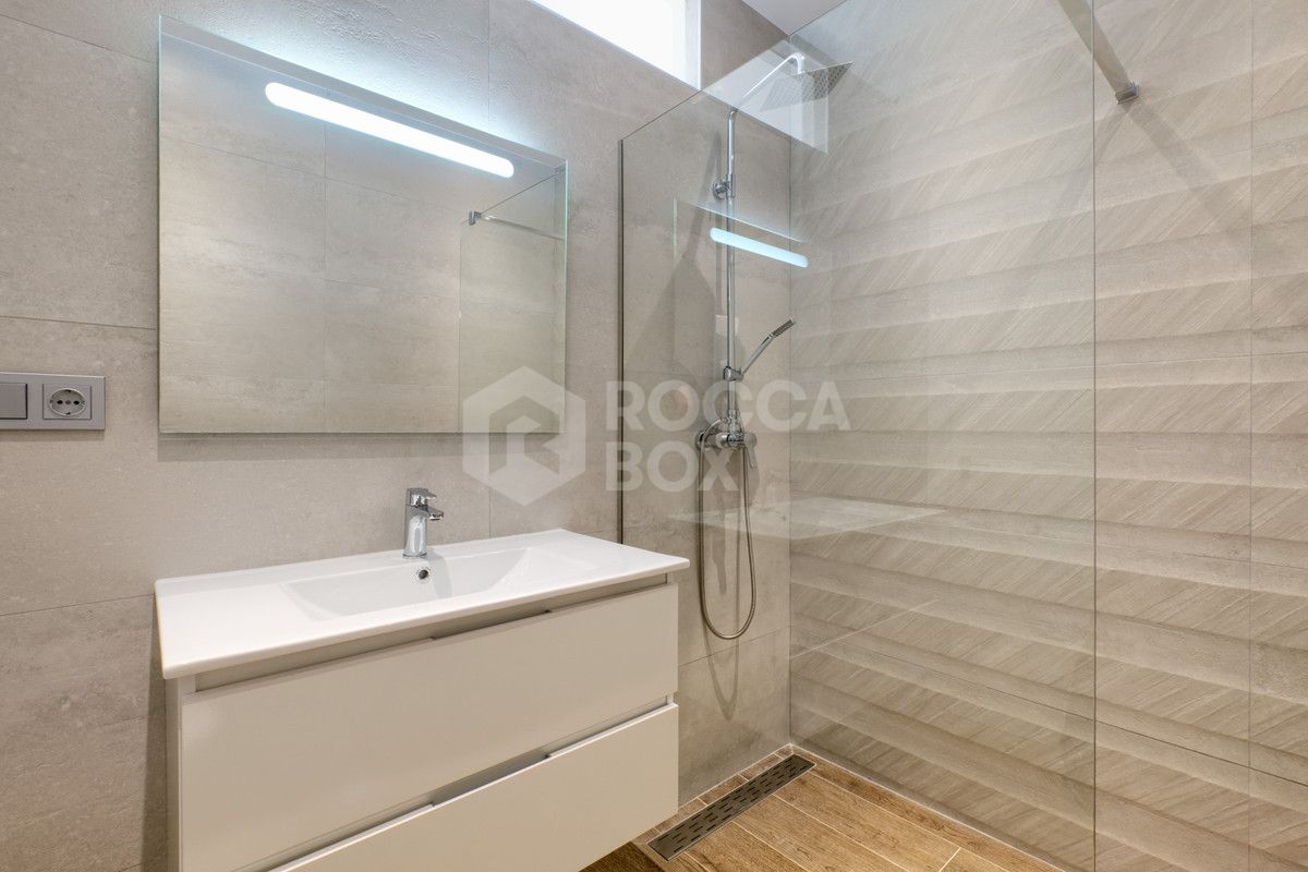 Exquisite Renovated Duplex Penthouse with Breathtaking Views in Estepona