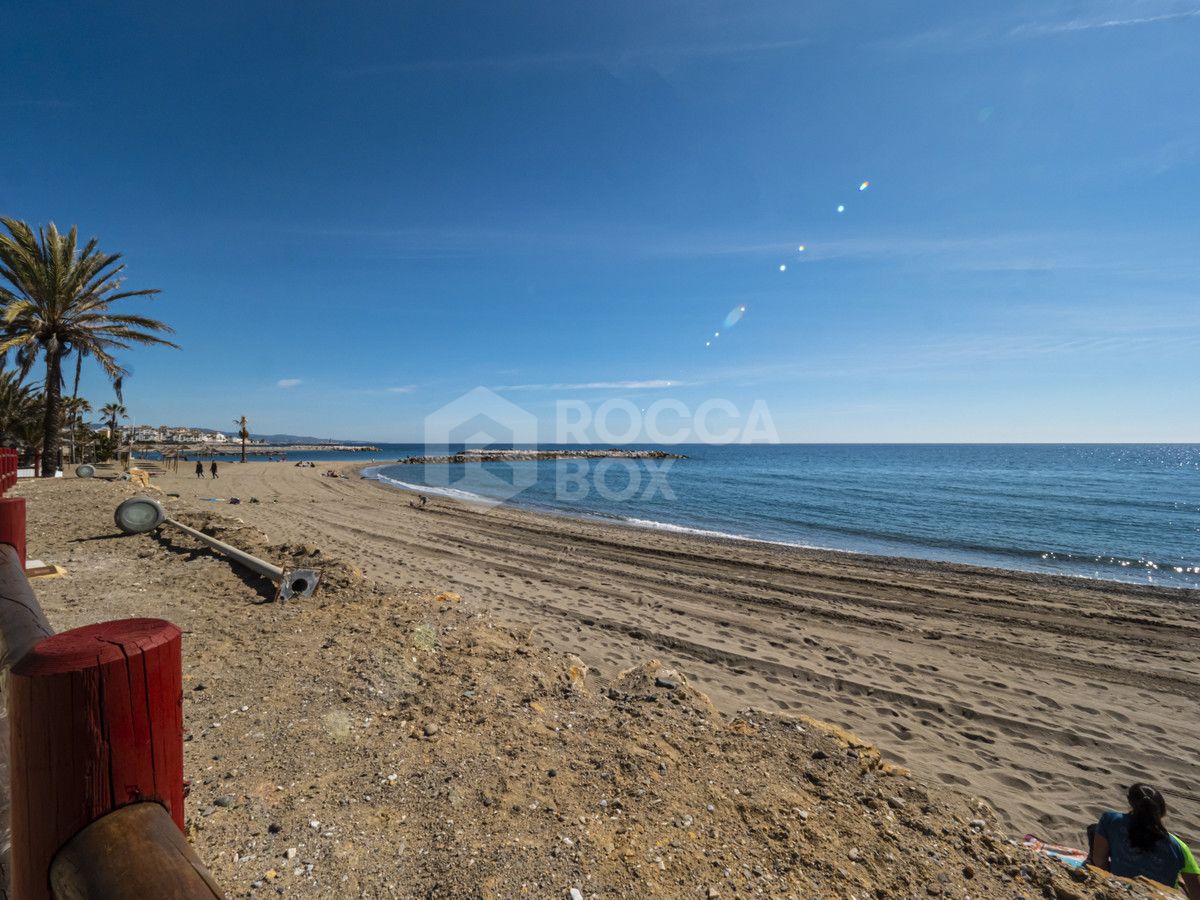 Exquisite Beachfront Apartment in La Herradura with Spectacular Views