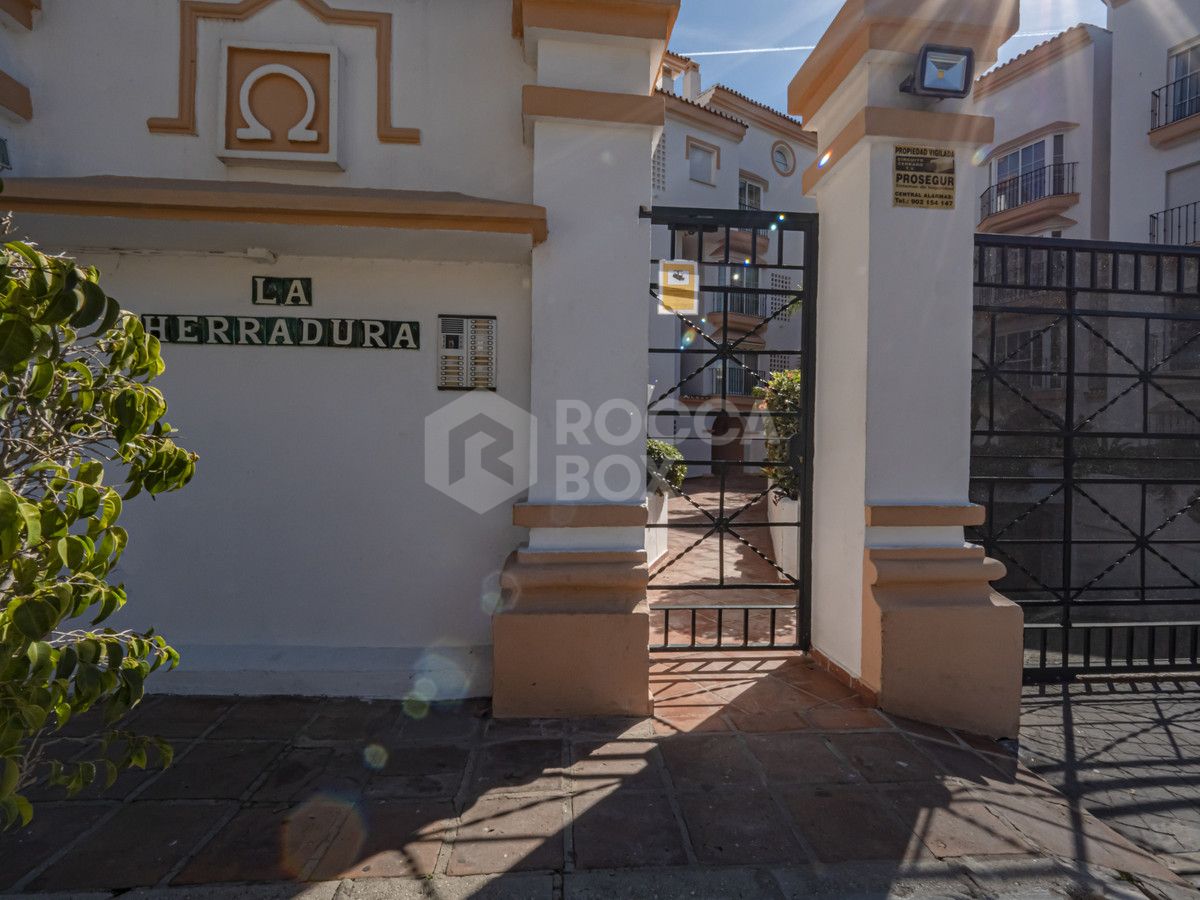 Exquisite Beachfront Apartment in La Herradura with Spectacular Views