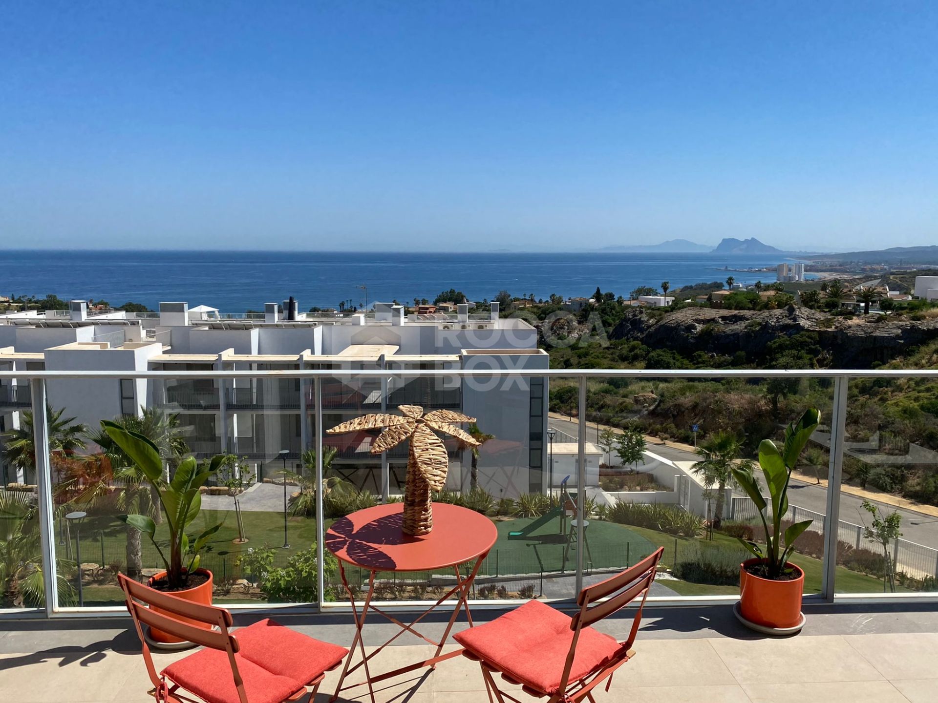 Luxurious Penthouse with Breathtaking Panoramic Seaviews.