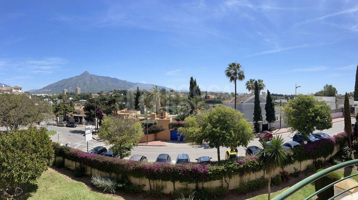 Apartment in Nueva Andalucia, Marbella