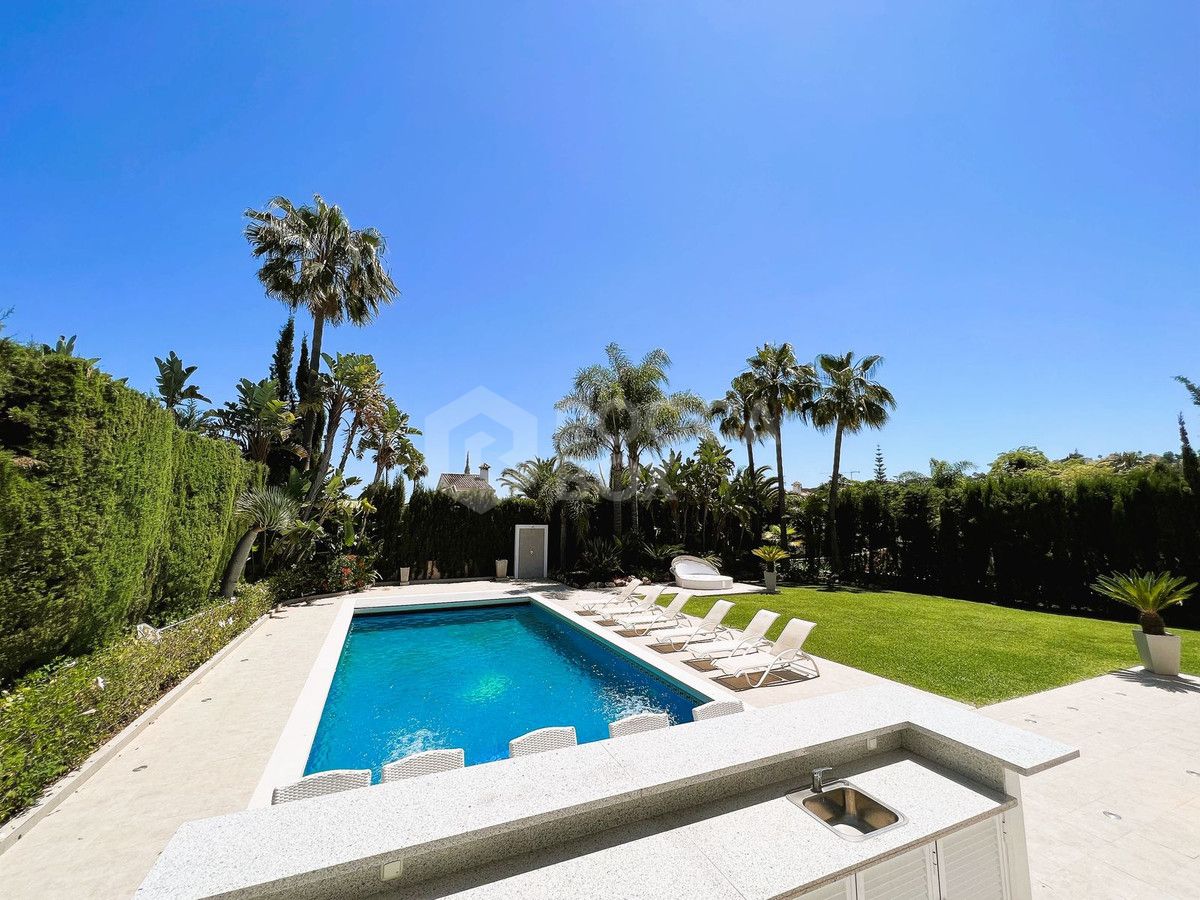 Villa in Nueva Andalucia, Marbella