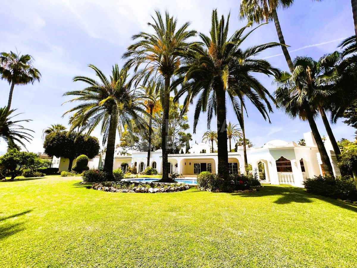 Villa in El Paraiso, Estepona