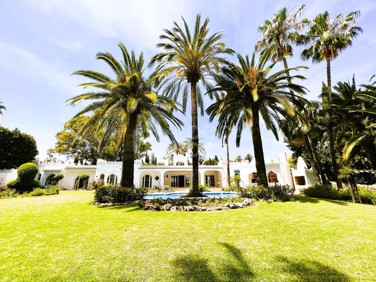 Villa in El Paraiso, Estepona