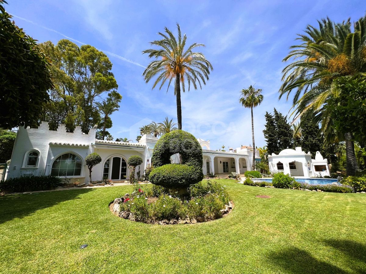 Villa in El Paraiso, Estepona