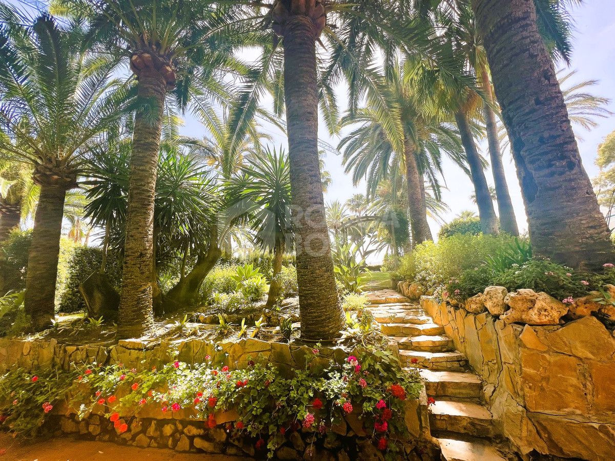 Villa in El Paraiso, Estepona