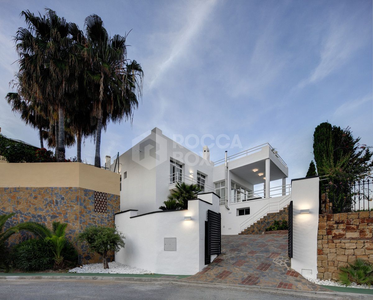 Contemporary Villa in La Quinta Golf & Country Club