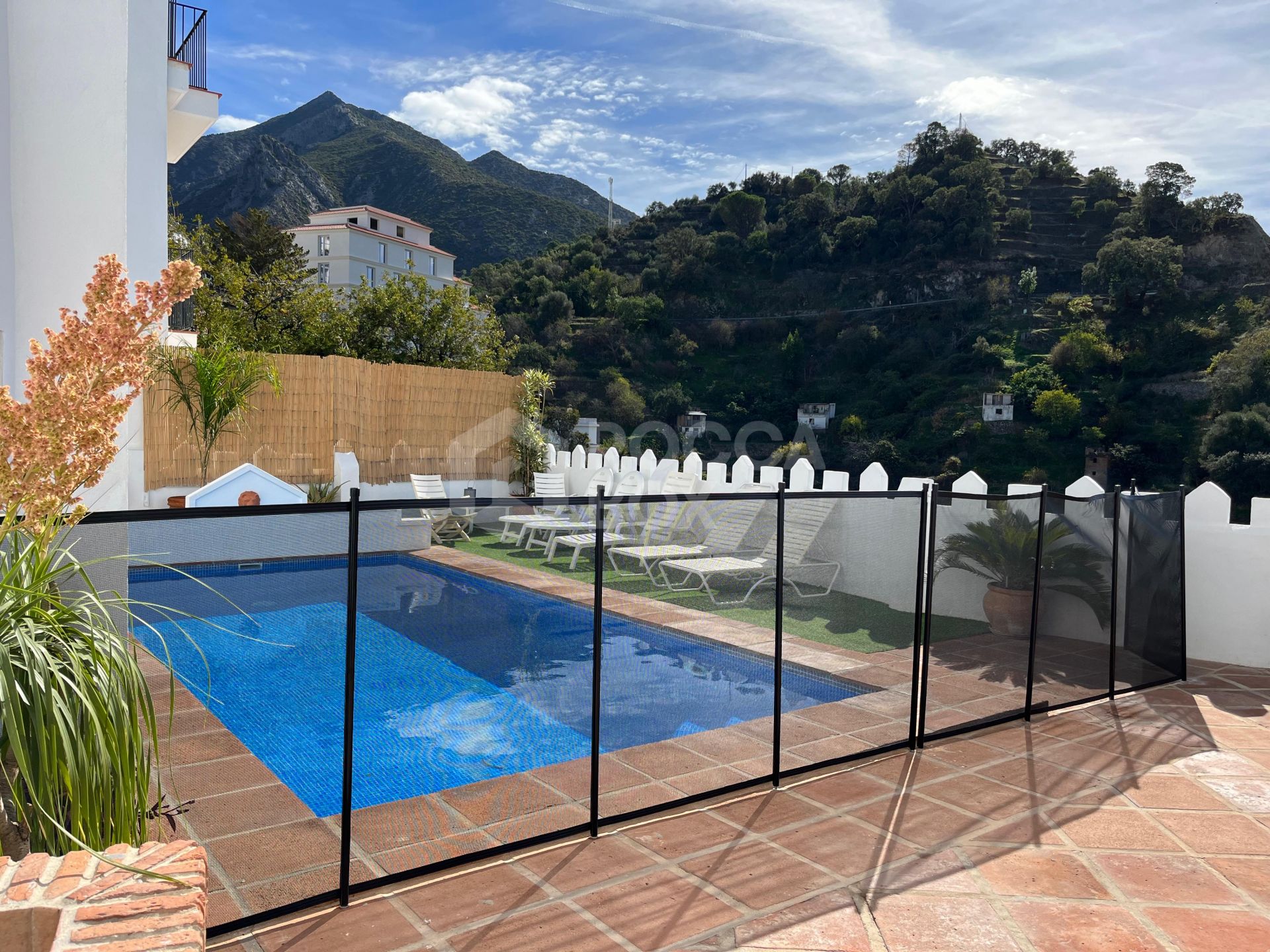 Elegant Six-Bedroom House for Rent in Istan, Malaga