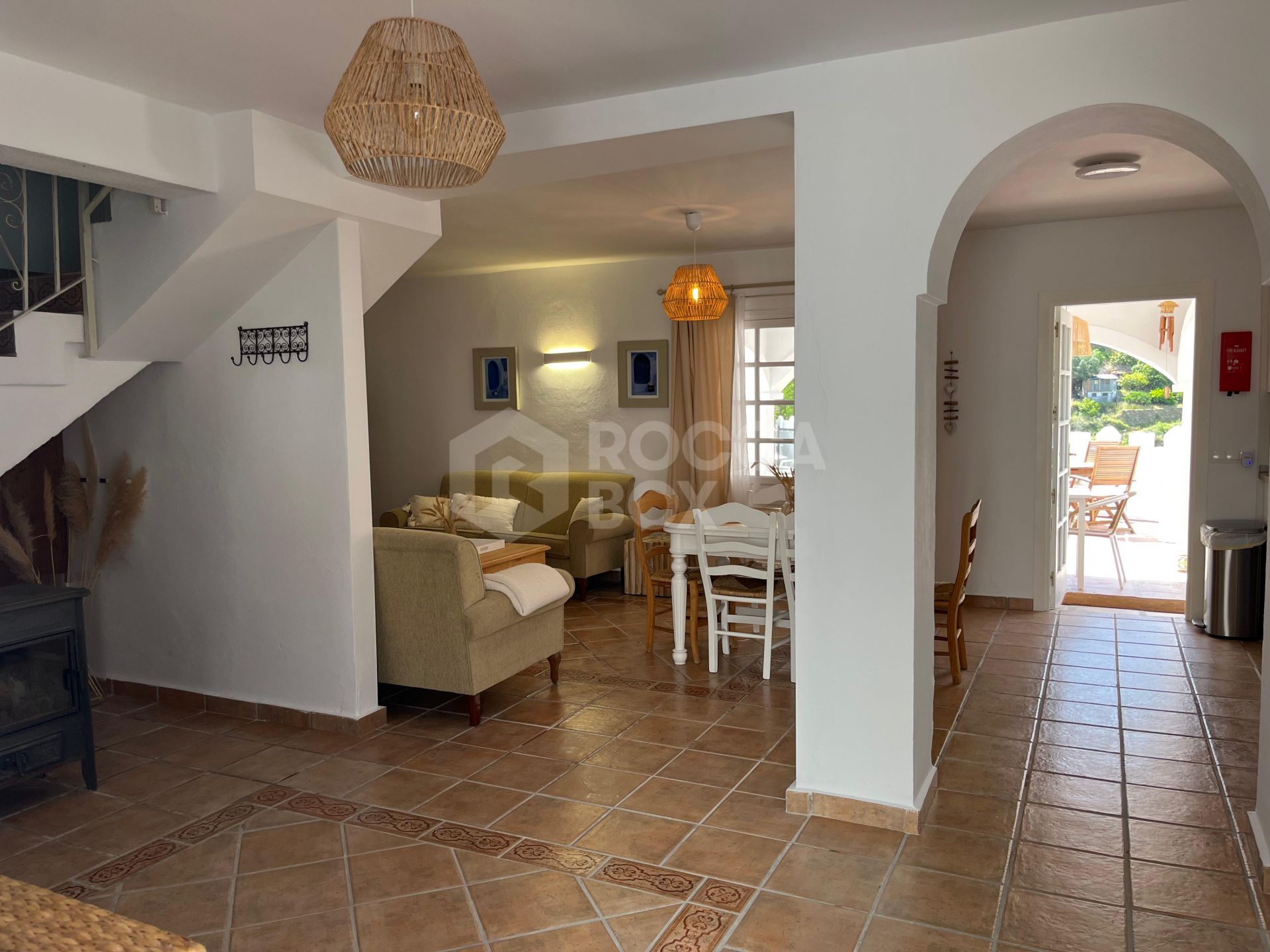 Elegant Six-Bedroom House for Rent in Istan, Malaga