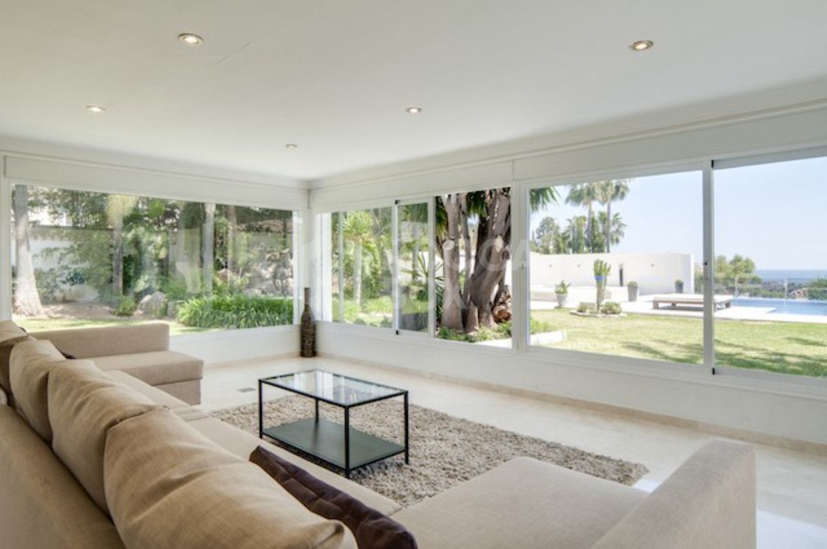 INCREDIBLE EIGH BEDROOM LUXURY VILLA IN EAST MARBELLA