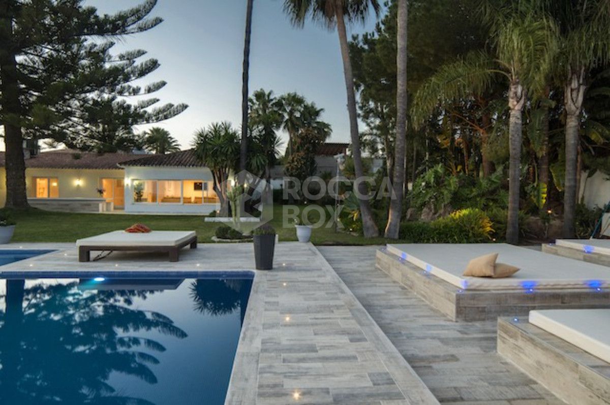 INCREDIBLE EIGH BEDROOM LUXURY VILLA IN EAST MARBELLA