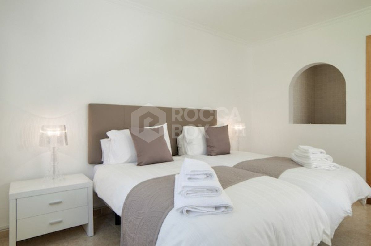 INCREDIBLE EIGH BEDROOM LUXURY VILLA IN EAST MARBELLA