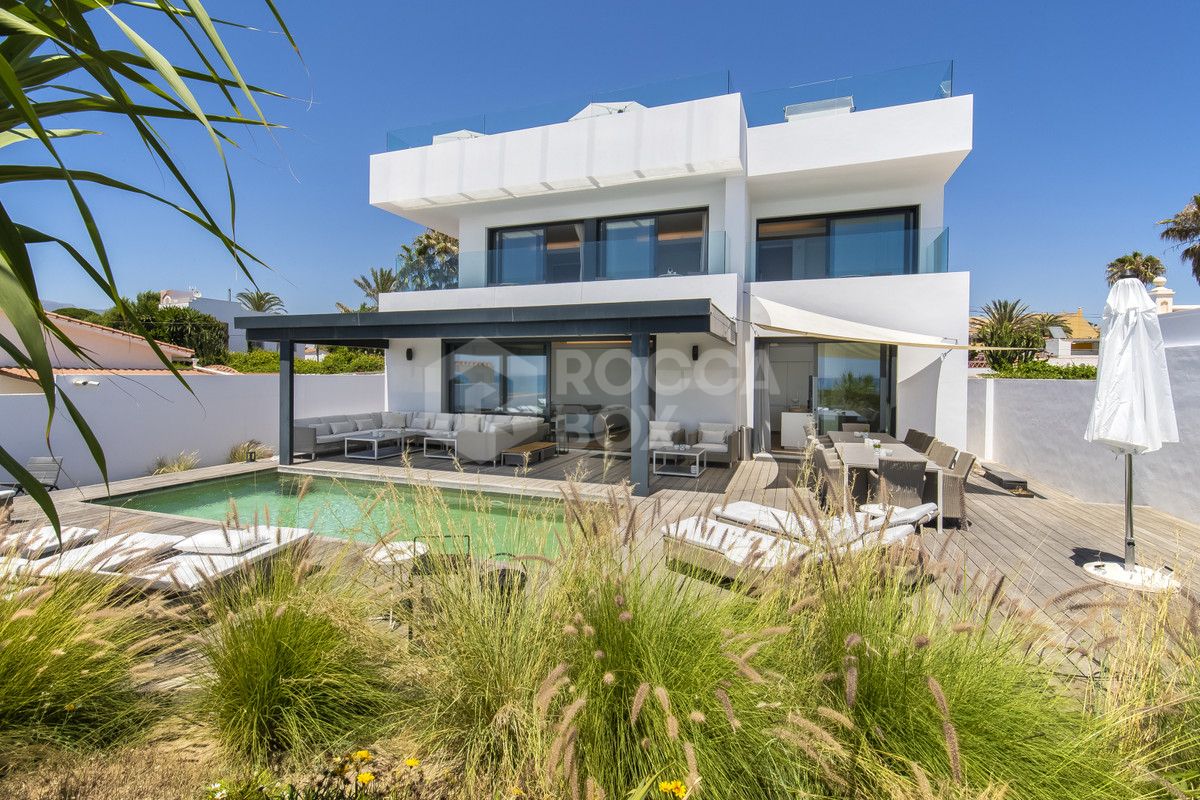 LUXURY FRONT LINE BEACH VILLA IN MARBELLA.