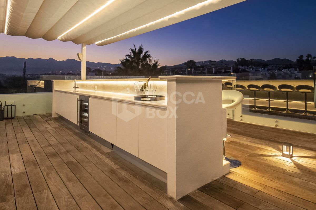 LUXURY FRONT LINE BEACH VILLA IN MARBELLA.