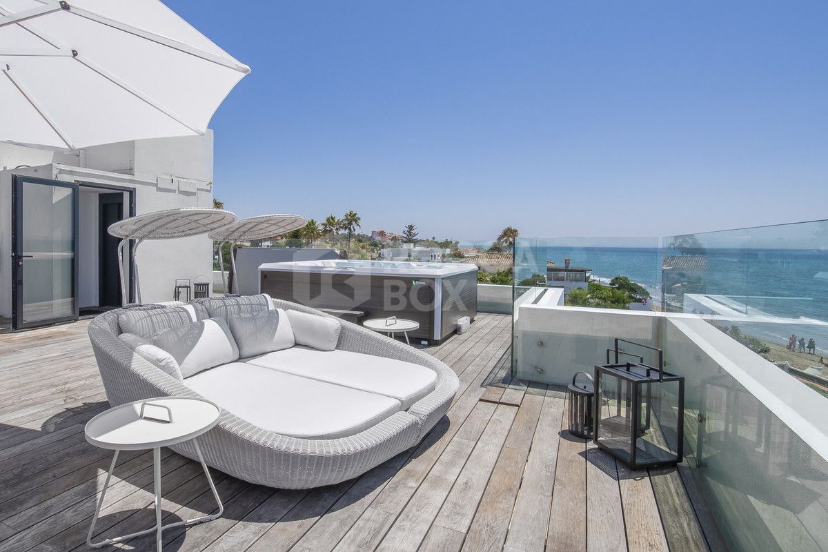 LUXURY FRONT LINE BEACH VILLA IN MARBELLA.