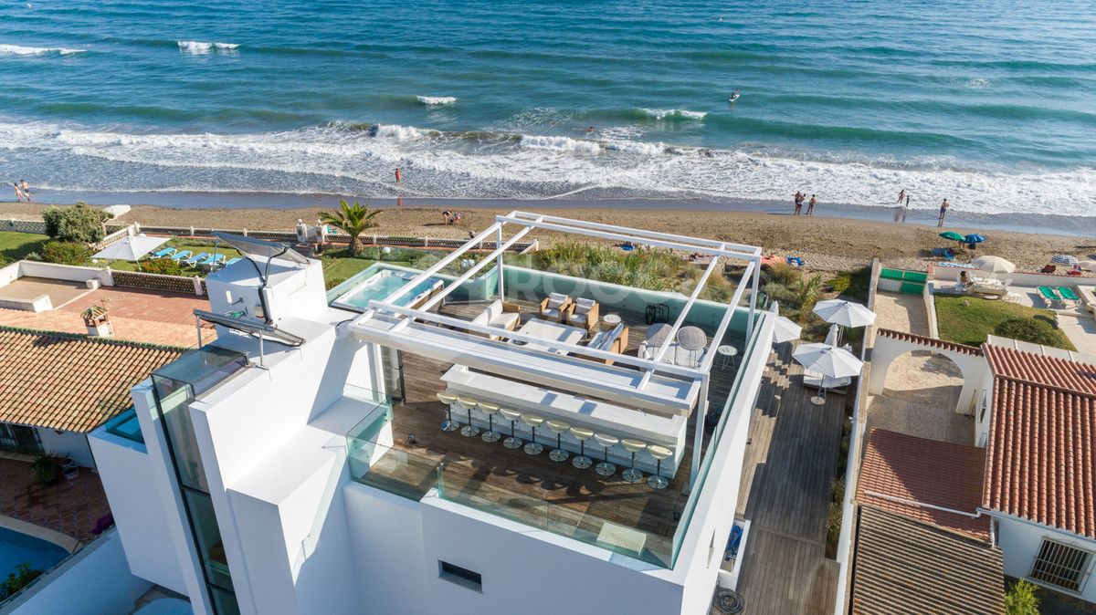 LUXURY FRONT LINE BEACH VILLA IN MARBELLA.