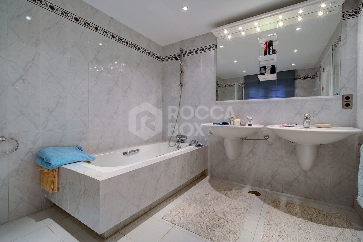 Villa in Estepona