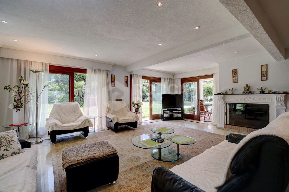 Villa in Estepona