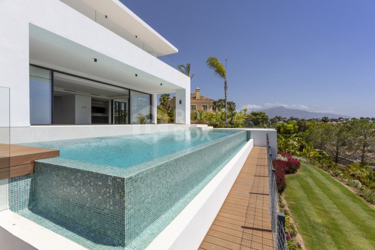 Villa in Estepona