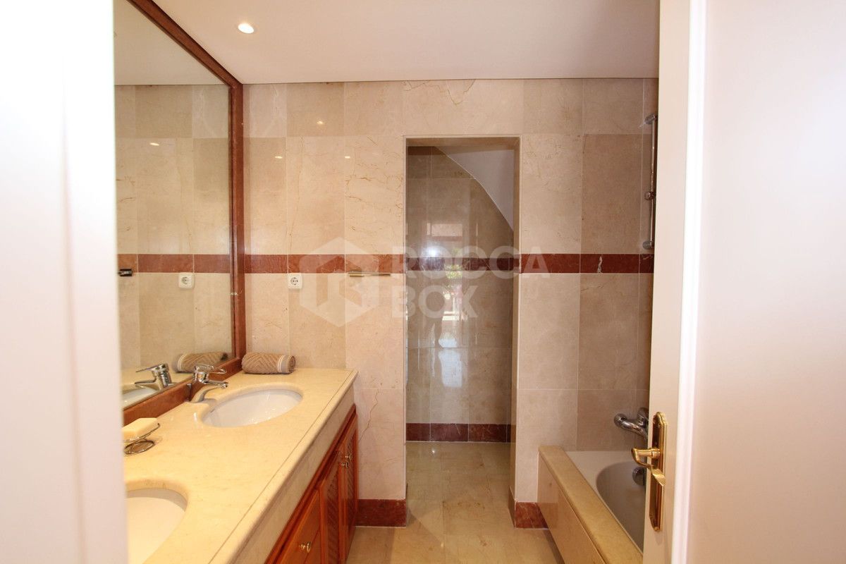 Penthouse in Estepona