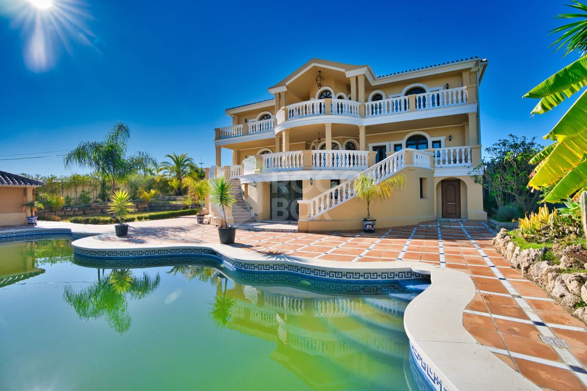 Villa in Estepona