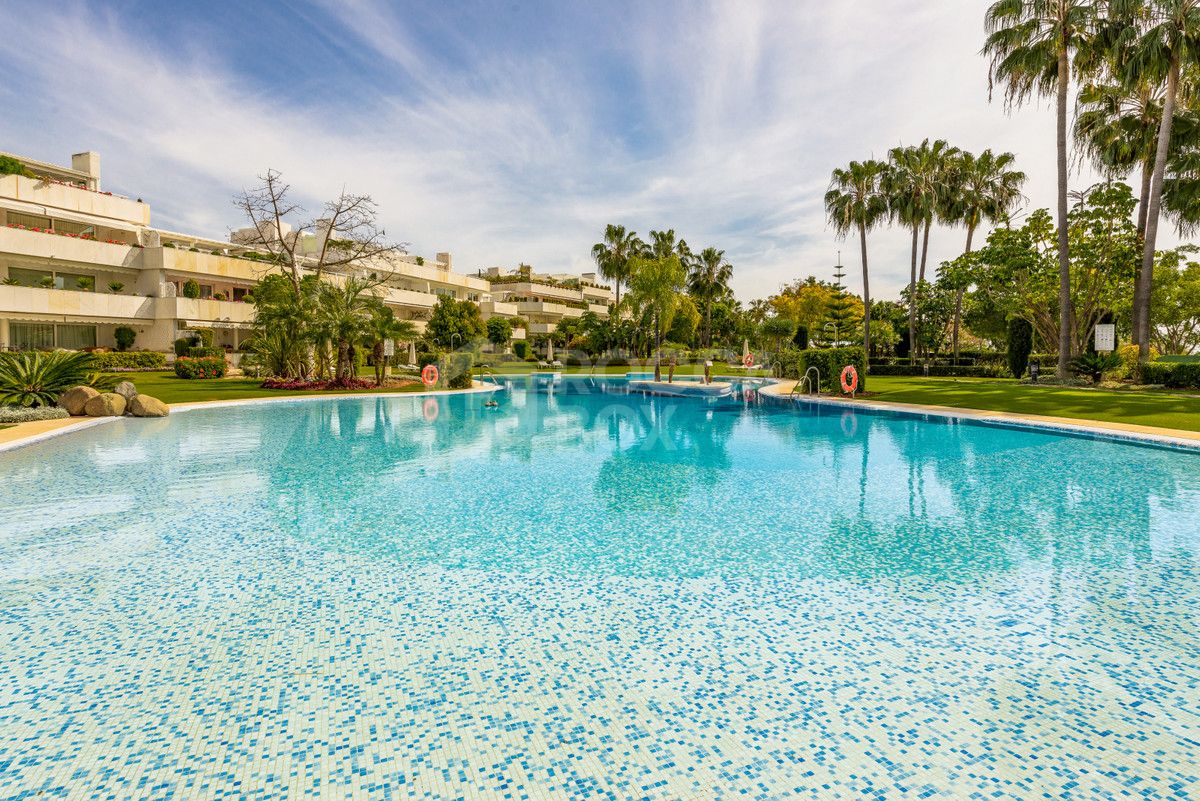 Apartment in Nueva Andalucia, Marbella