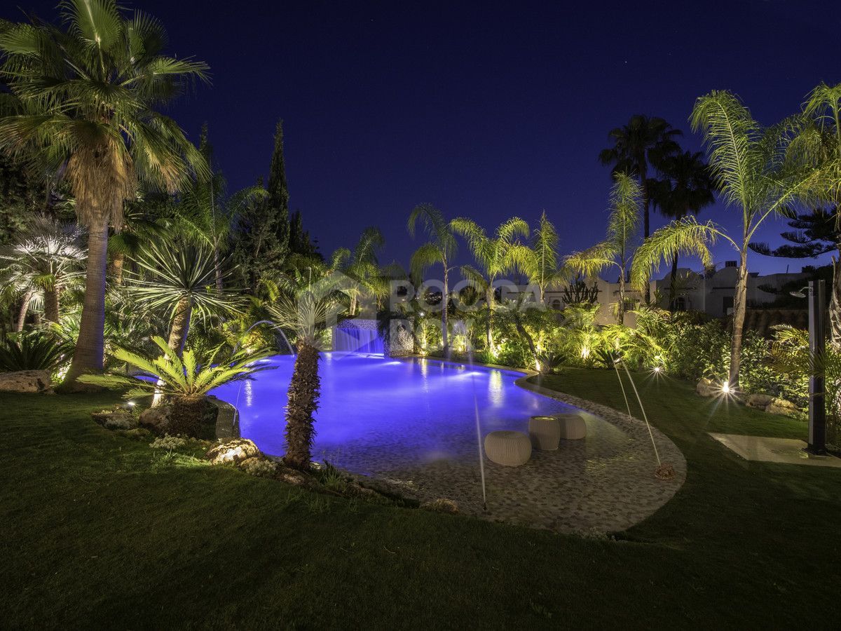 STUNNING 7 BEDROOM VILLA IN THE HEART OF NUEVA ANDALUCIA.