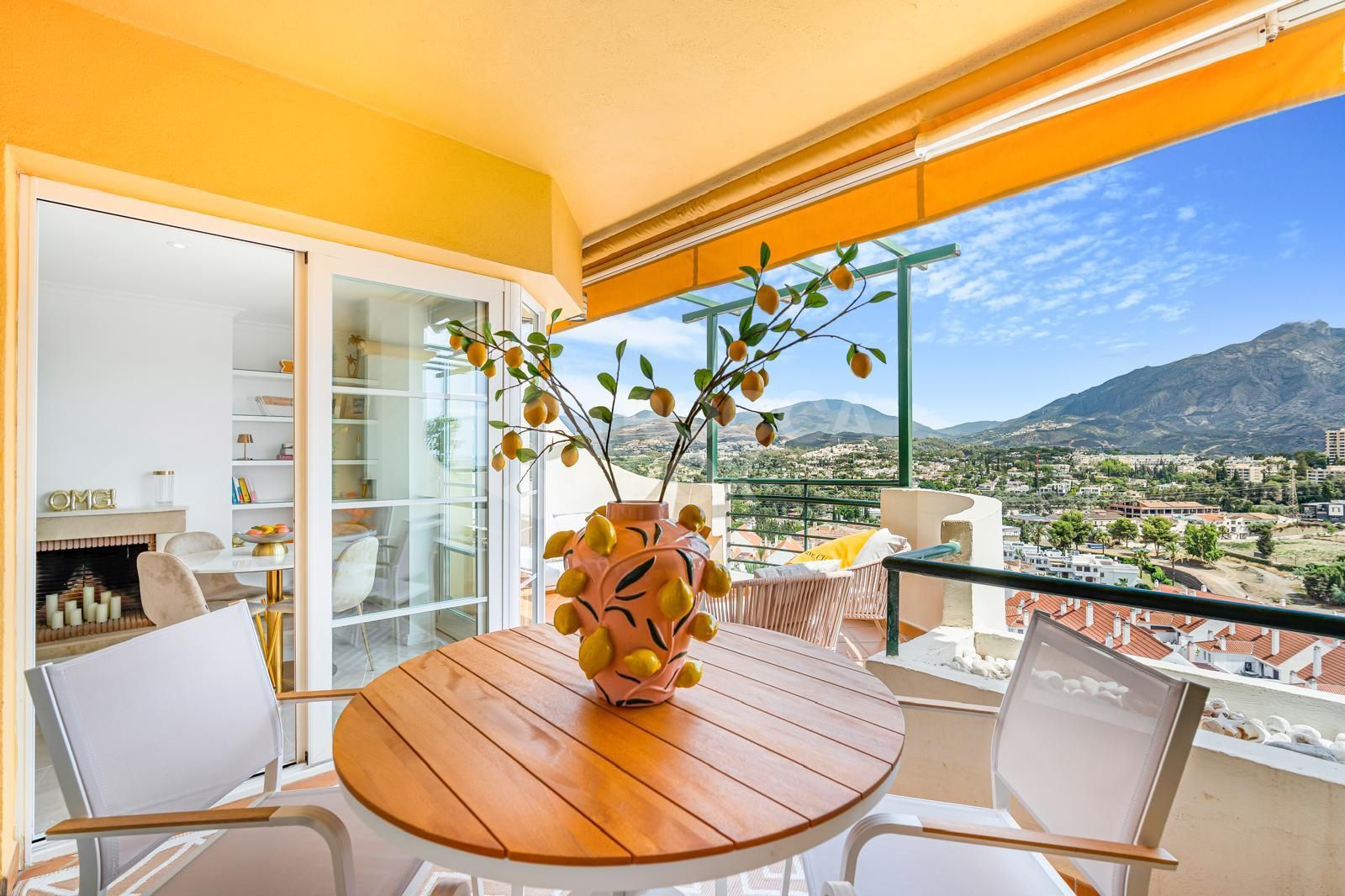 Refurbished apartment in Nueva Andalucia.