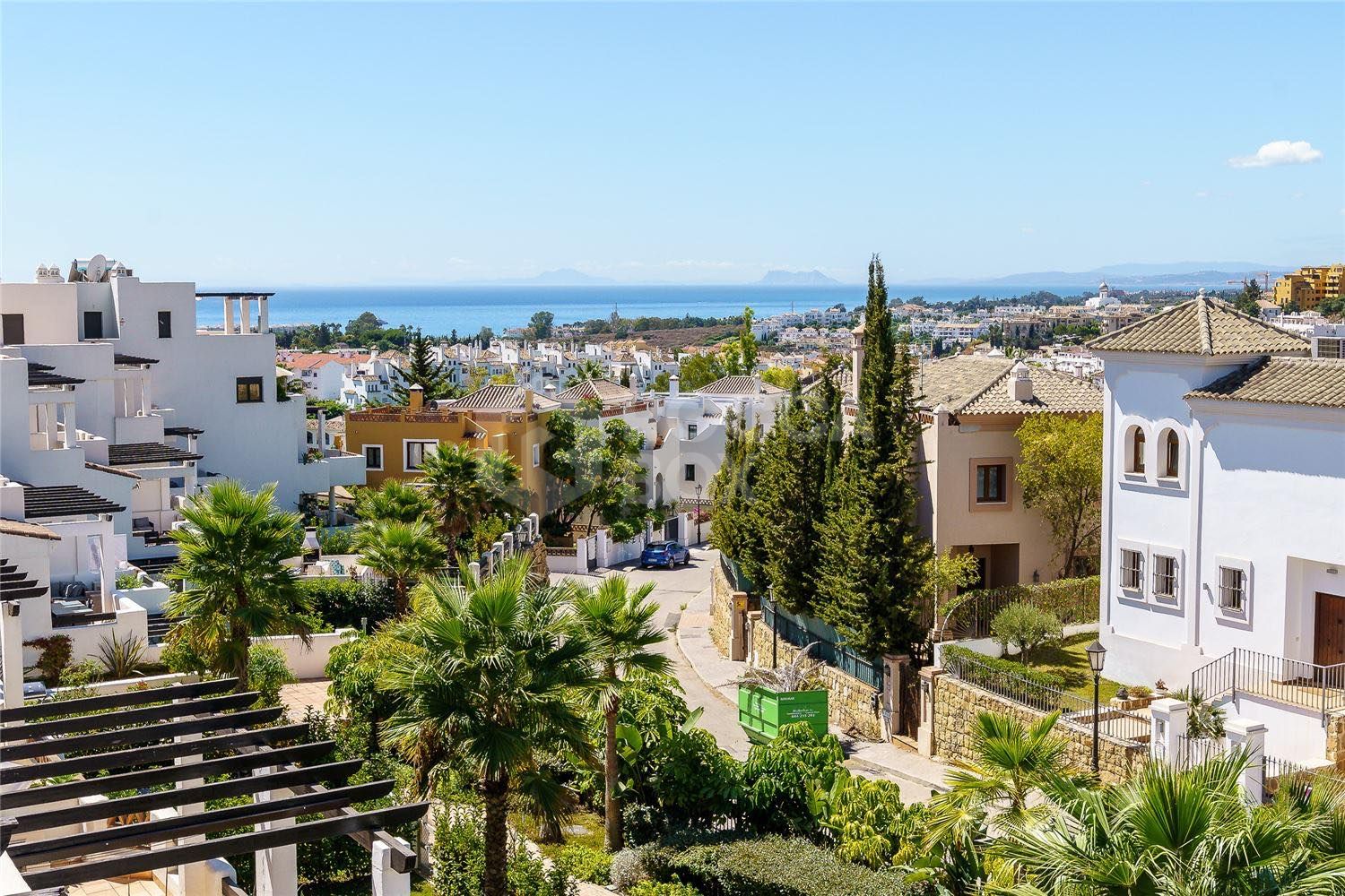 Elegant Two-Bedroom Apartment in Cancelada, Estepona East