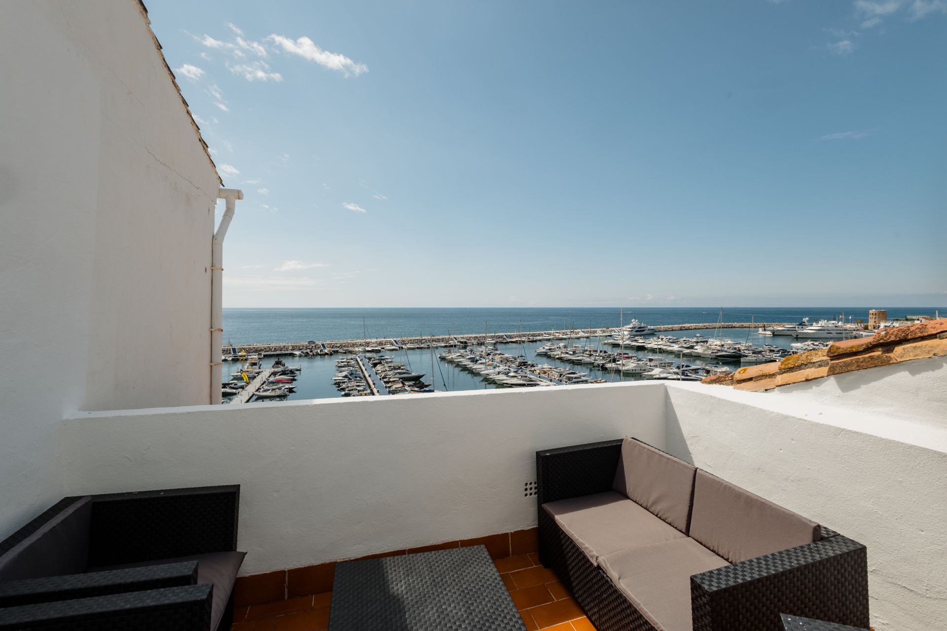 Penthouse in Puerto Banus with sea and Puerto Deportivo views