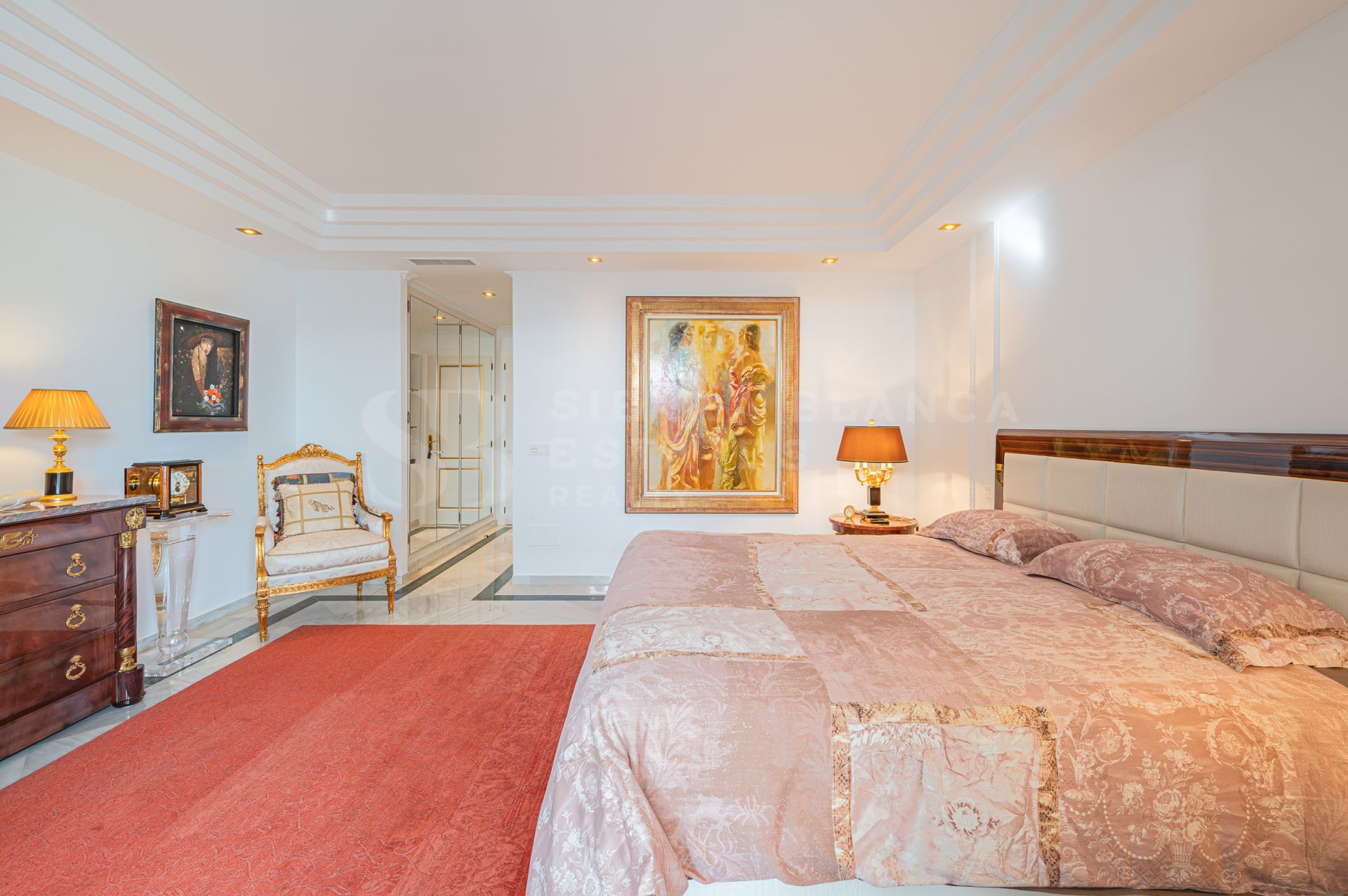 Superb three bedroom apartment in Marbella Golden Mile