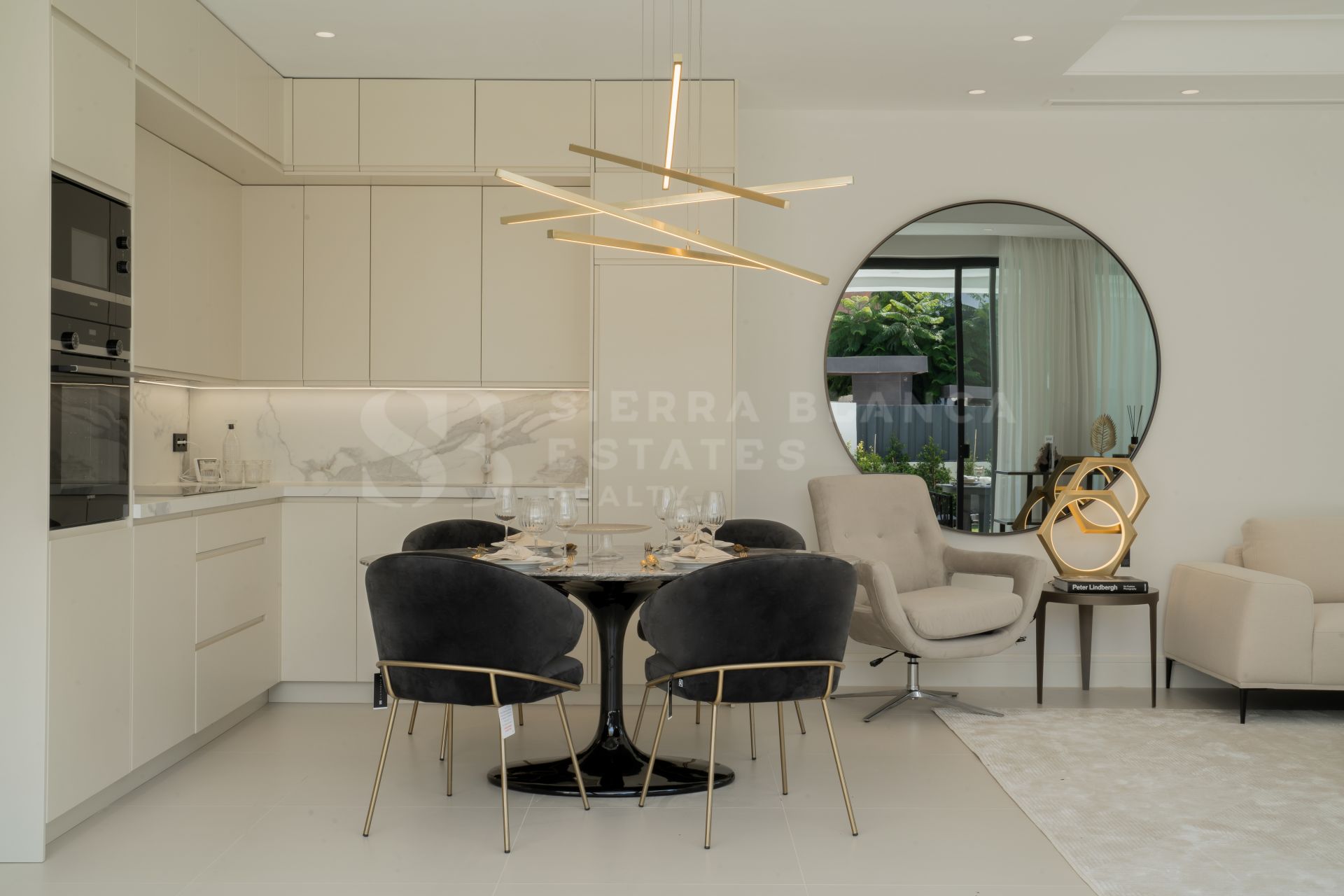 MODERN VILLAS IN THE GOLDEN MILE JUST 100 M FROM THE BEACH