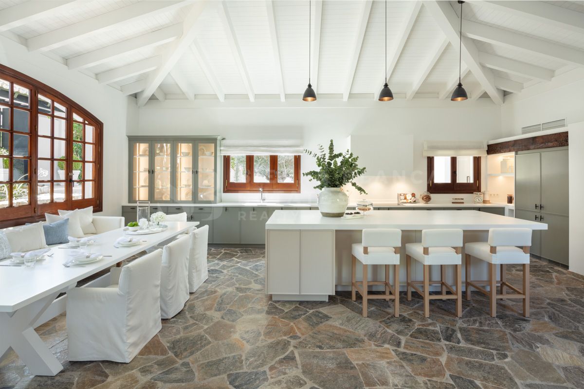 Charming Luxury Villa in Nueva Andalucia