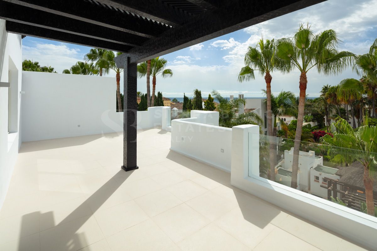 Stylish Duplex Penthouse in the Exclusive Puente Romano Resort
