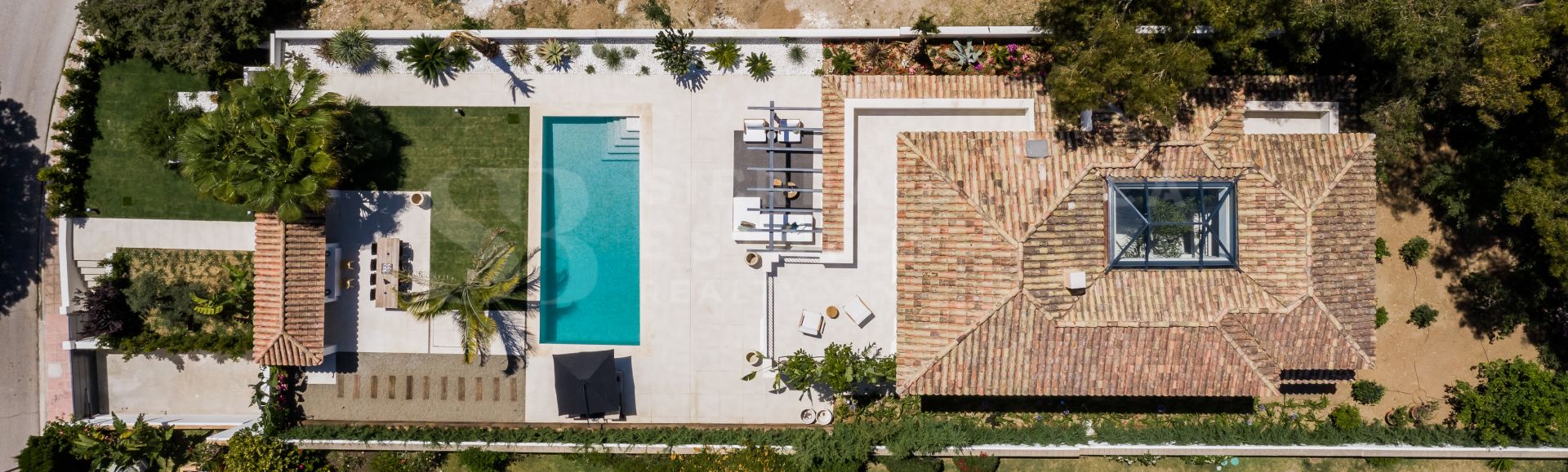 Beautiful Villa with Andalusian Design in Elviria