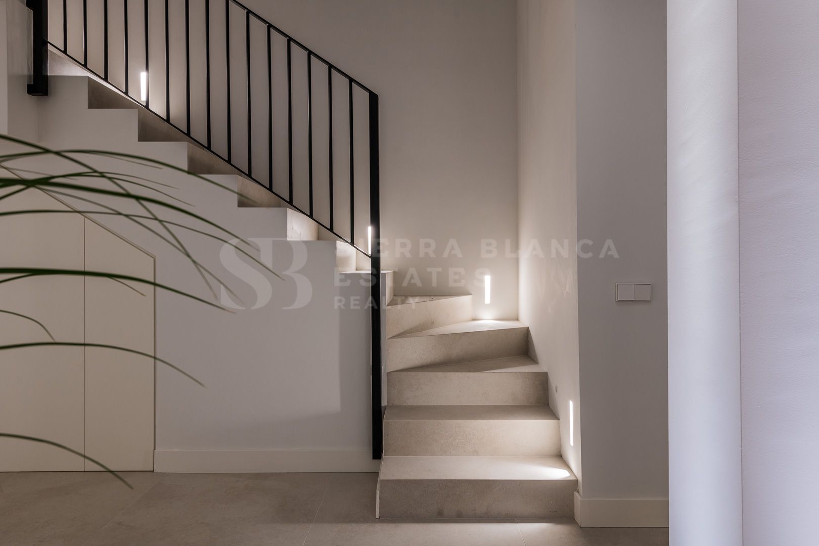 Beautiful Villa with Andalusian Design in Elviria
