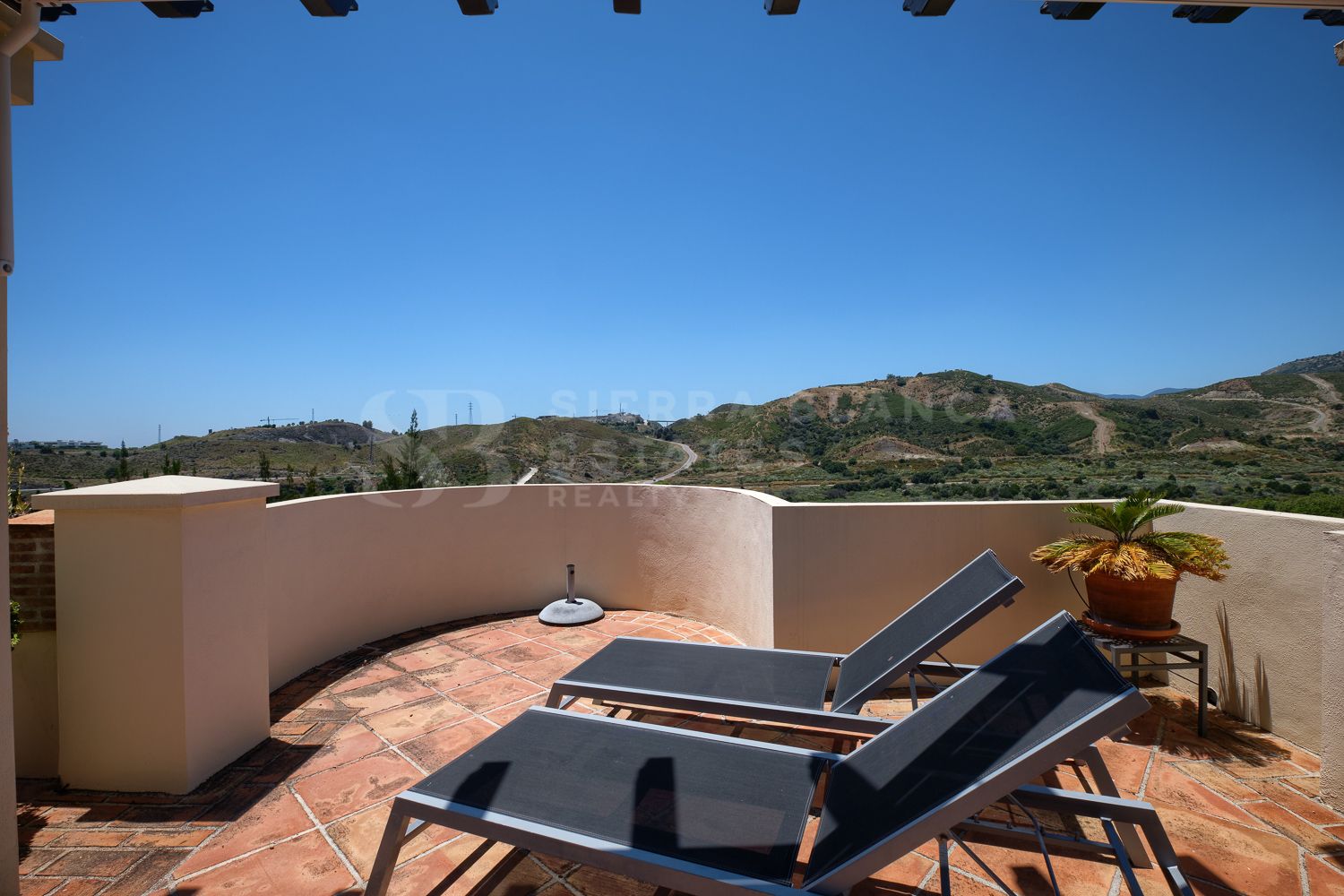 Magnificent Duplex Penthouse in Capanes del Golf