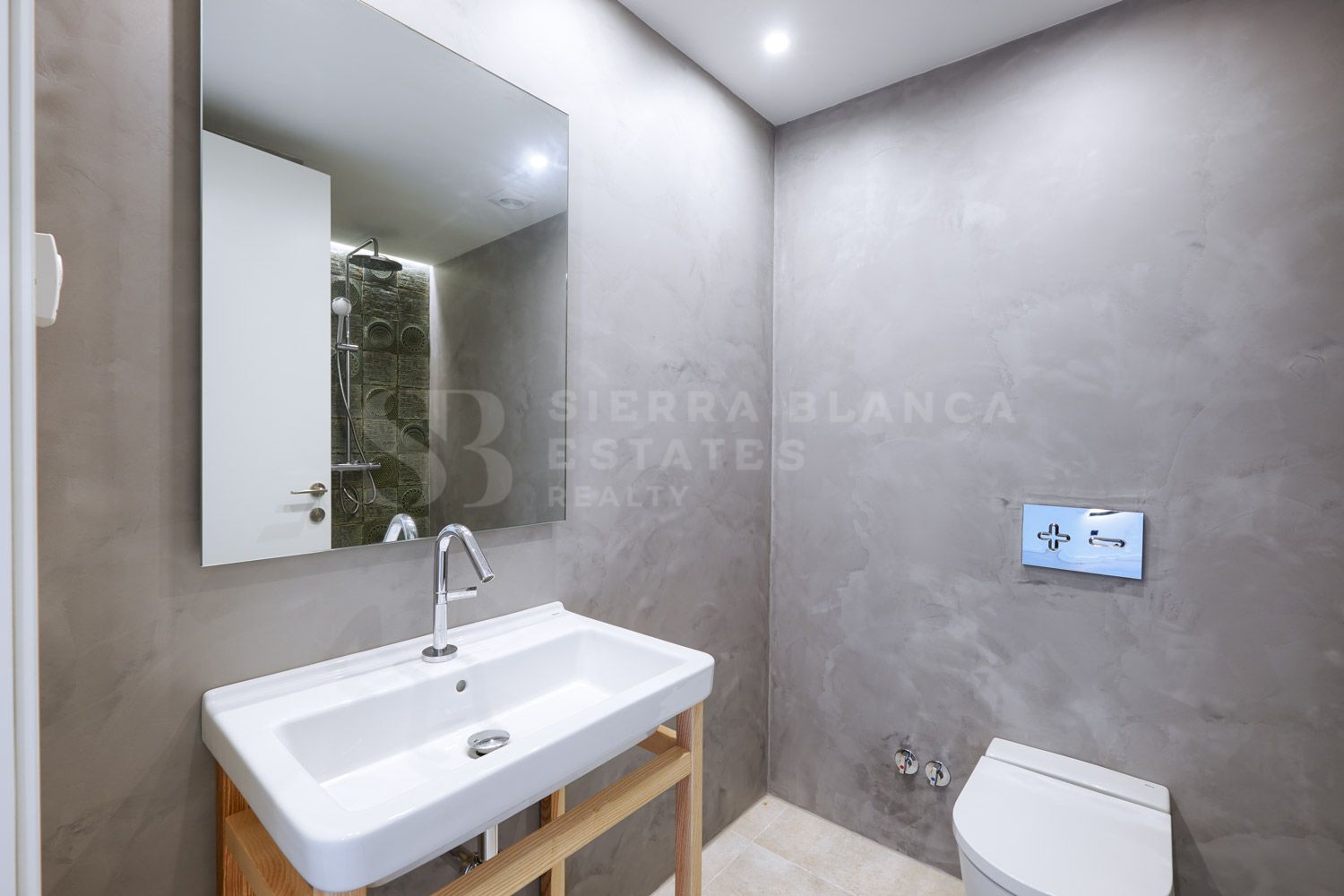 Villa entièrement rénovée à Nueva Andalucia