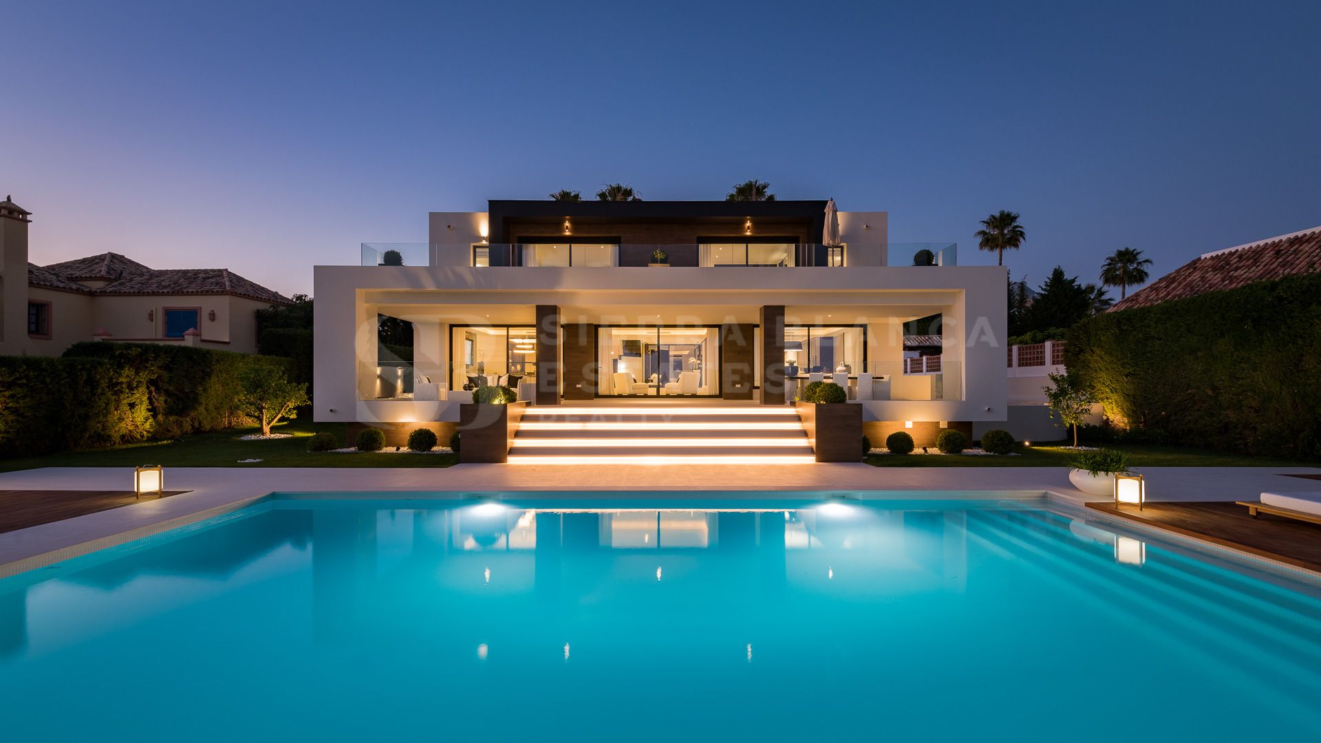 Unique Frontline Golf Villa in Los Naranjos, Nueva Andalucia
